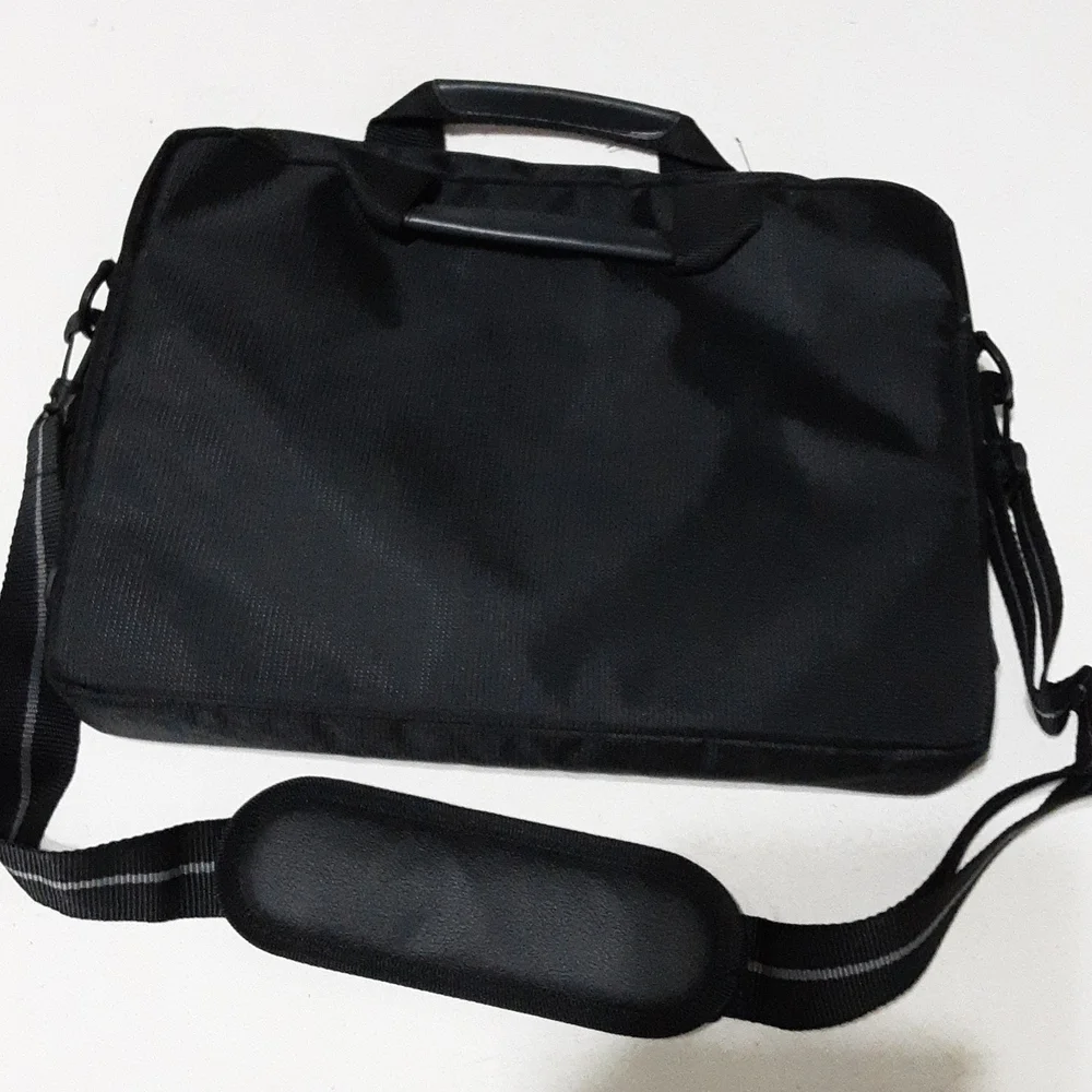 - Solo laptop bag unisex casual office